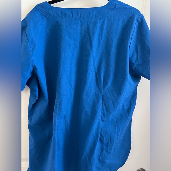 Butter soft scrub top , size large - Picture 4 of 4